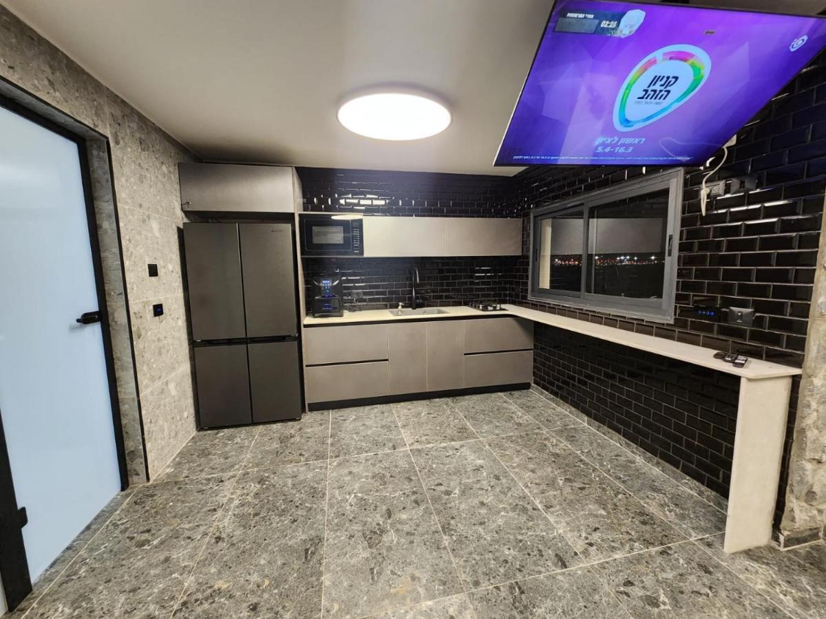 מבנים בים 75 Suites At Sea 하이파 외부 사진
