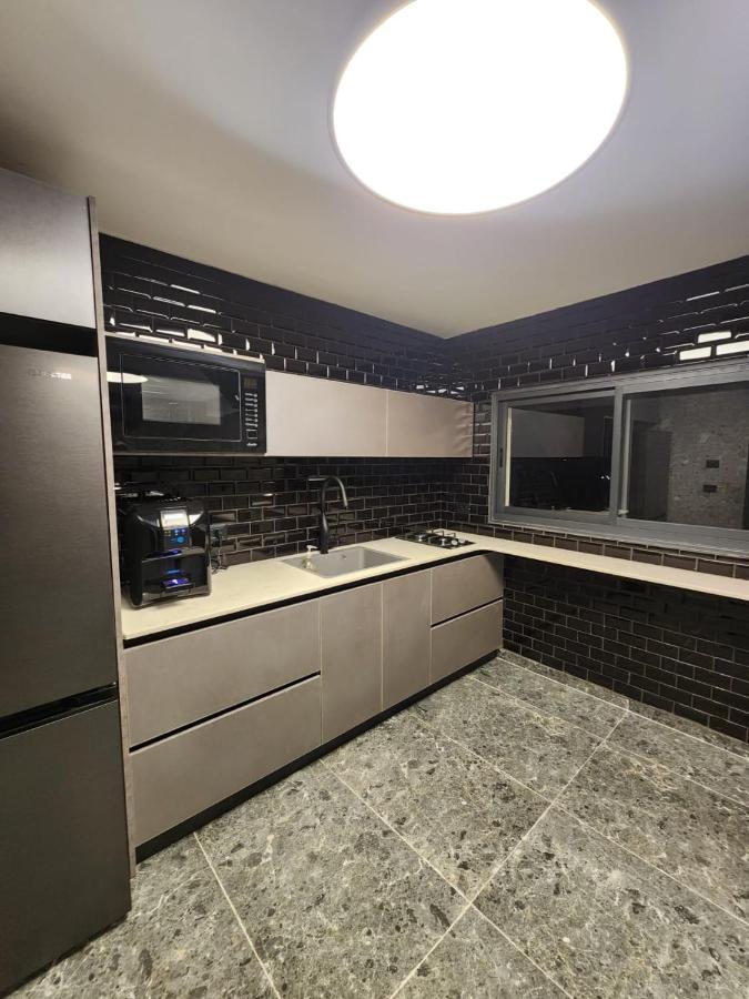 מבנים בים 75 Suites At Sea 하이파 외부 사진
